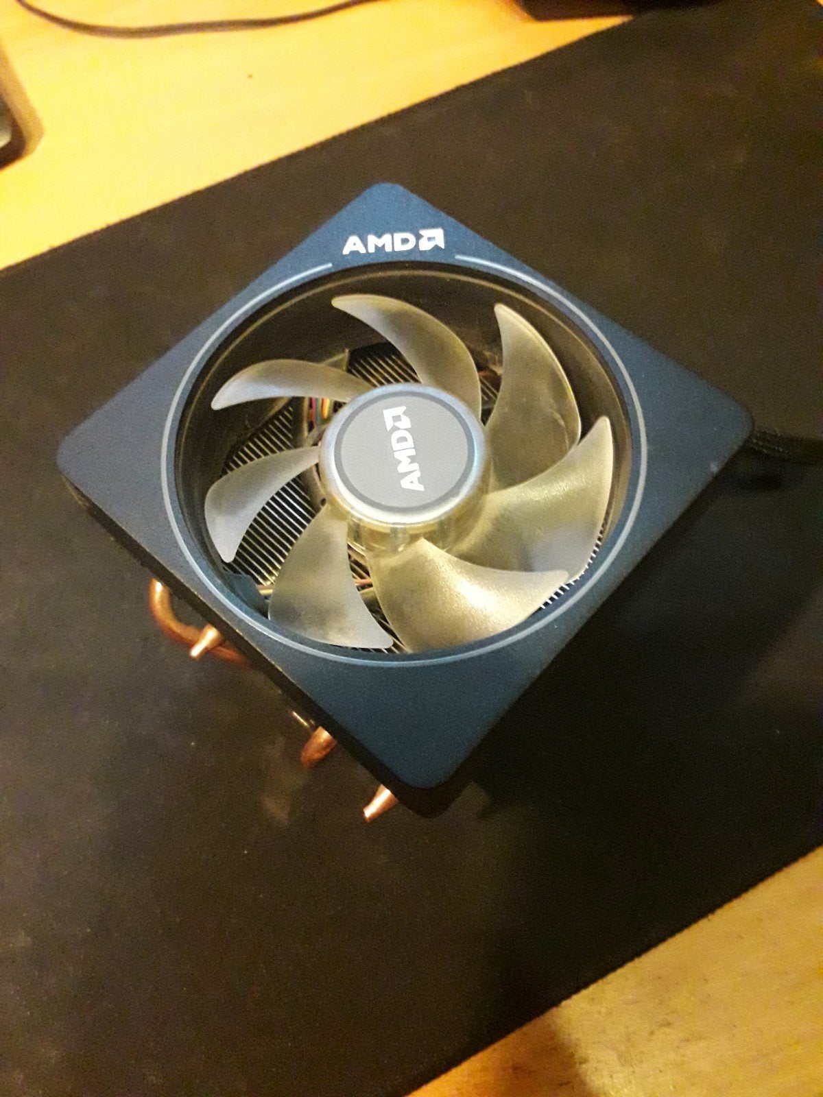 AMD Wraith Prism CPU koeler., Ophalen of Verzenden, Gebruikt, Luchtkoeling