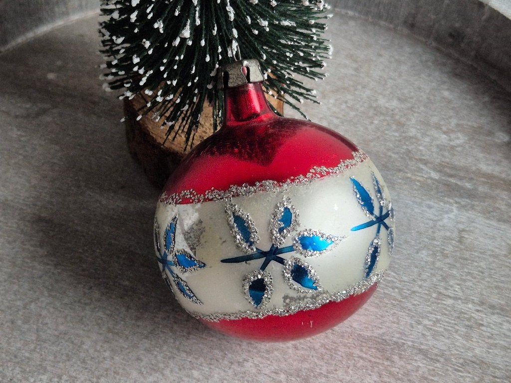 Vintage kerstbal rood/wit/blauw 574, *, Gebruikt, *, Ophalen of Verzenden