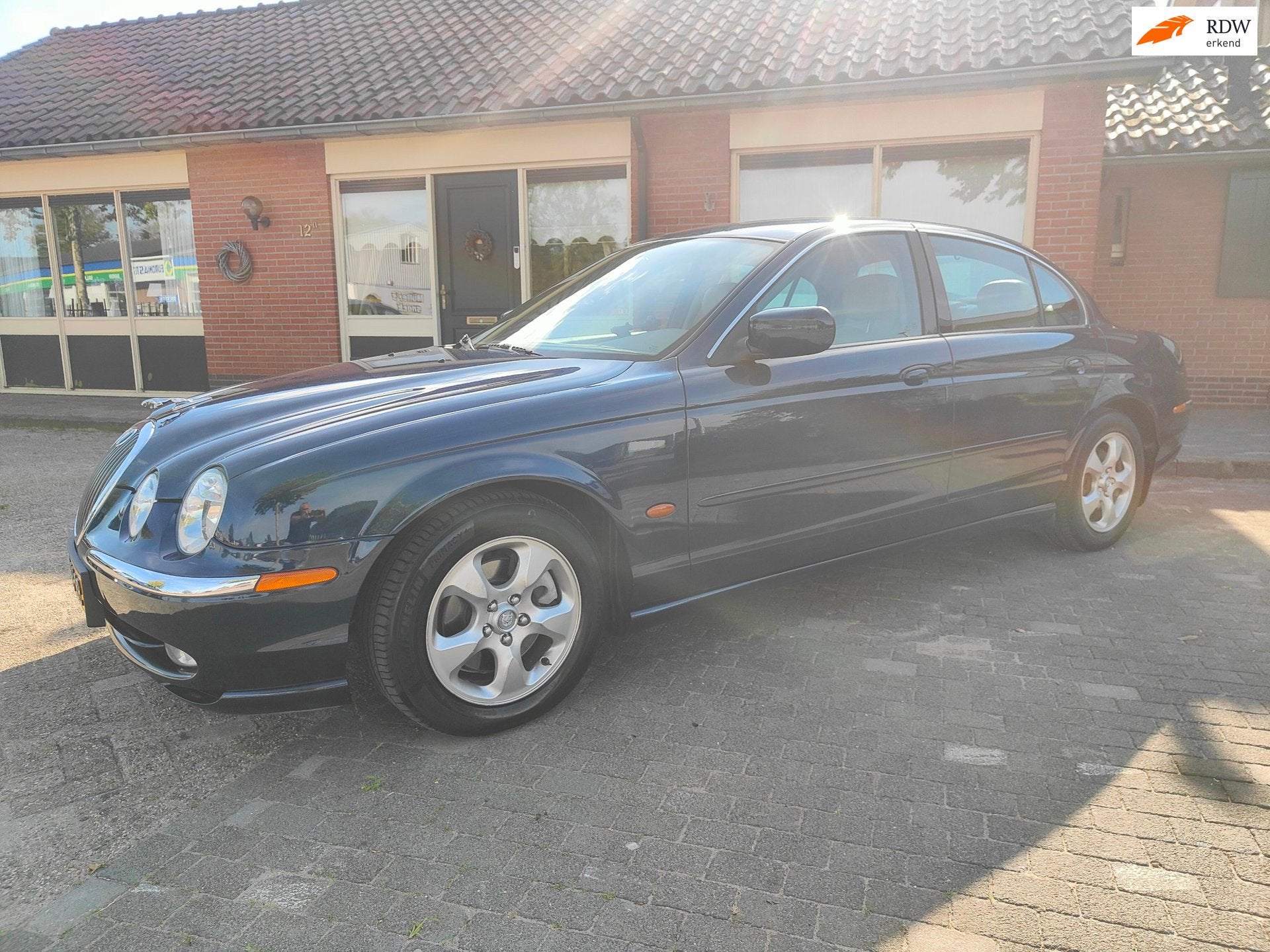 Jaguar S-type 4.0 V8 1e eigenaar! in mooie staat!, Auto's, Achterwielaandrijving, Gebruikt, 8 cilinders, Blauw
