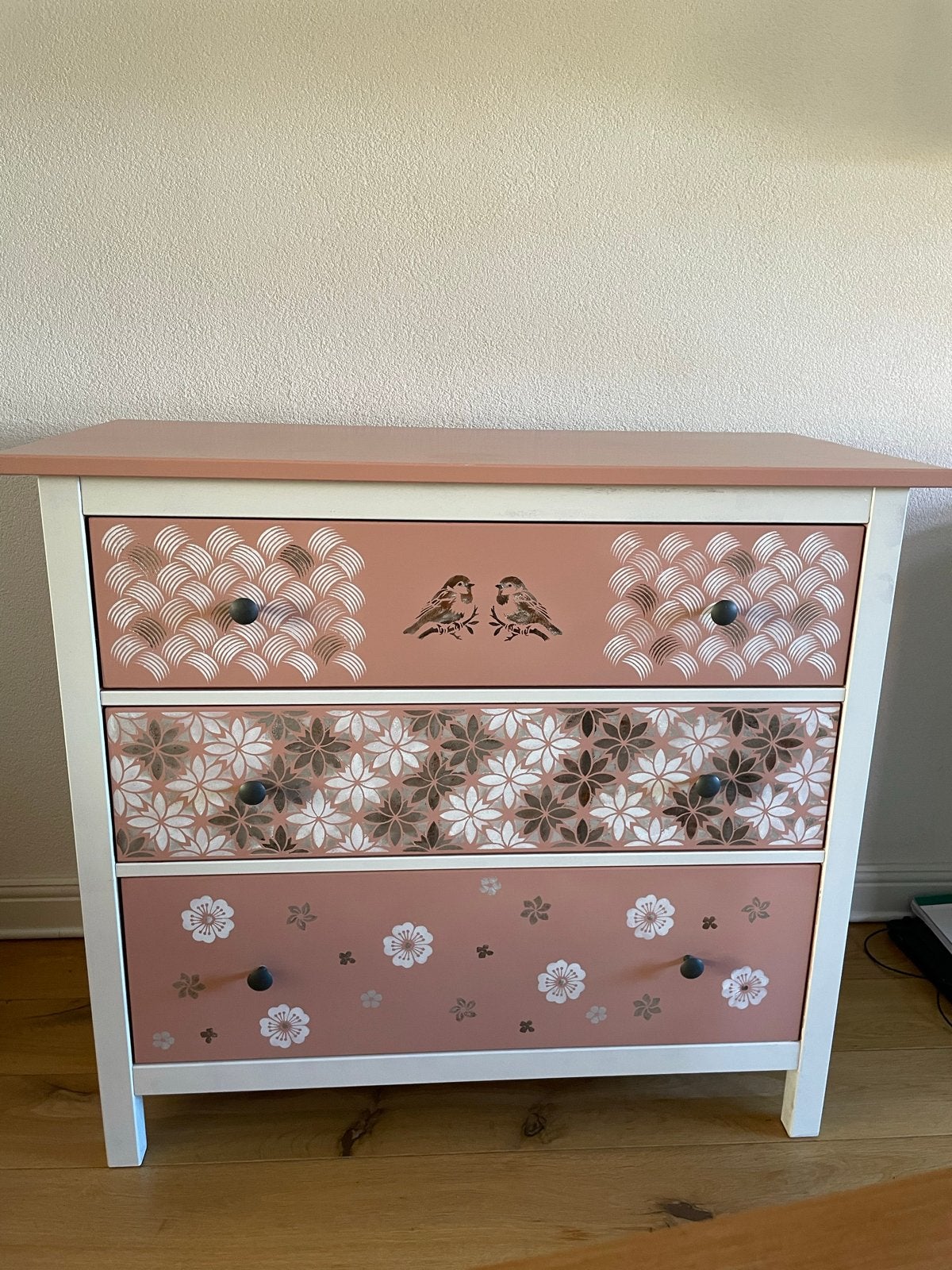 Gerestylde , roze IKEA ladekast van massief hout, Ophalen, Gebruikt