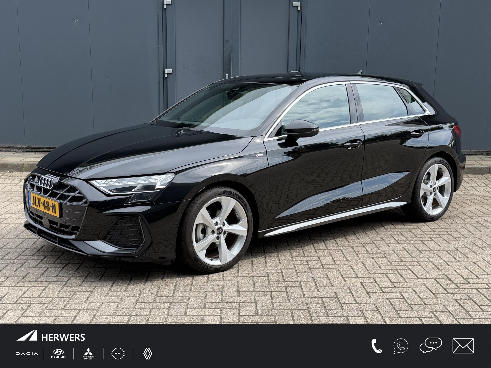 Audi A3 Sportback 35 TFSI S line Automaat / Panoramadak / SO, Auto's, Audi, Dealer onderhouden, 1300 kg, 4 cilinders, Zwart