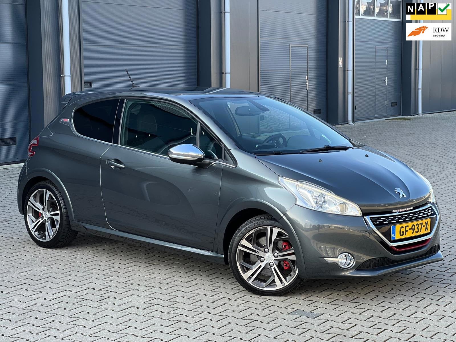 Peugeot 208 1.6 THP GTI BJ015 LEDER TUNING 225PK, Voorwielaandrijving, Euro 5, Gebruikt, Zwart