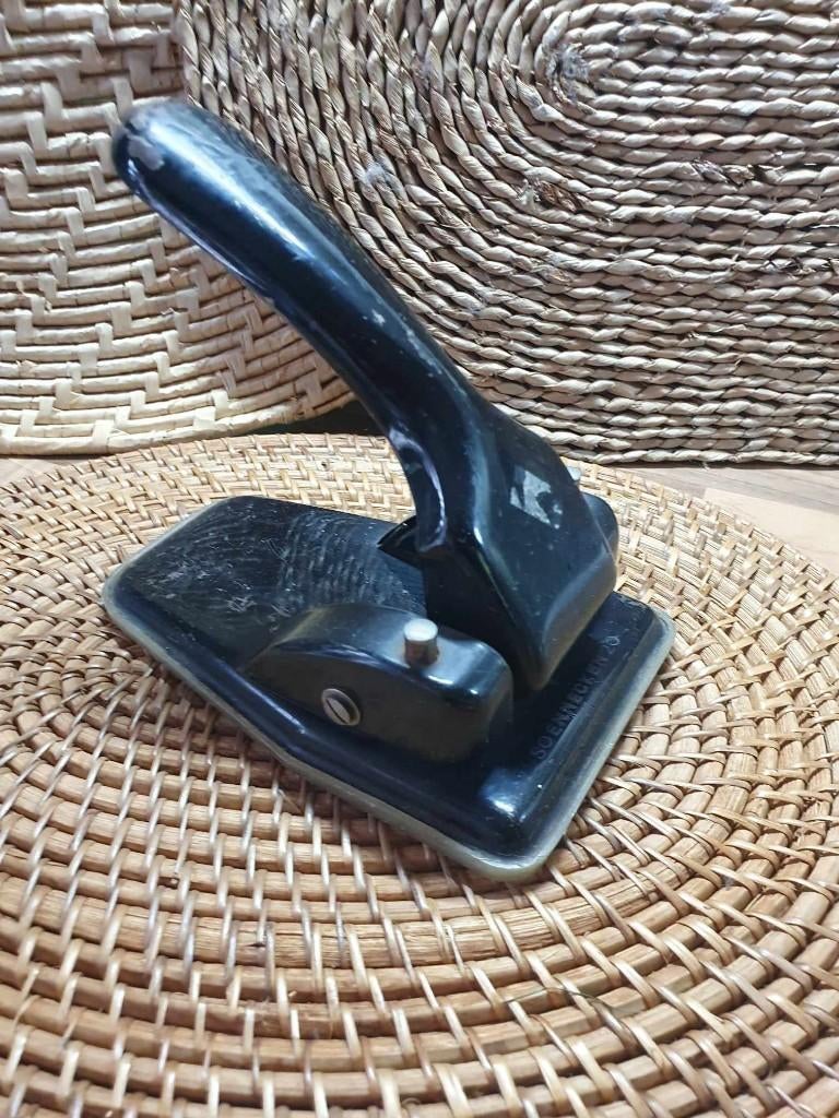 Grote, zware antieke ijzeren perforator,Soennecken 20,jr'50, Antiek en Kunst, Ophalen of Verzenden