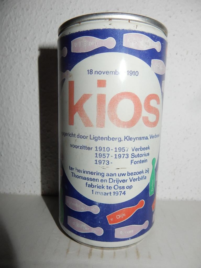 KIOS Kegelclub 18-11-1910 Blikje TDV bezoek 1 maart 1974, Verzamelen, Blikken, Ophalen of Verzenden, Gebruikt, Overige