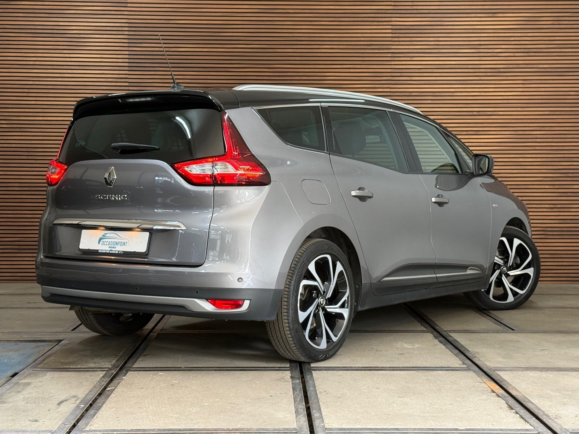 Renault Grand Scenic 1.3 TCe Bose | 7-Pers | Leder/Alcantara, Gebruikt, Zwart, 1850 kg, Bedrijf