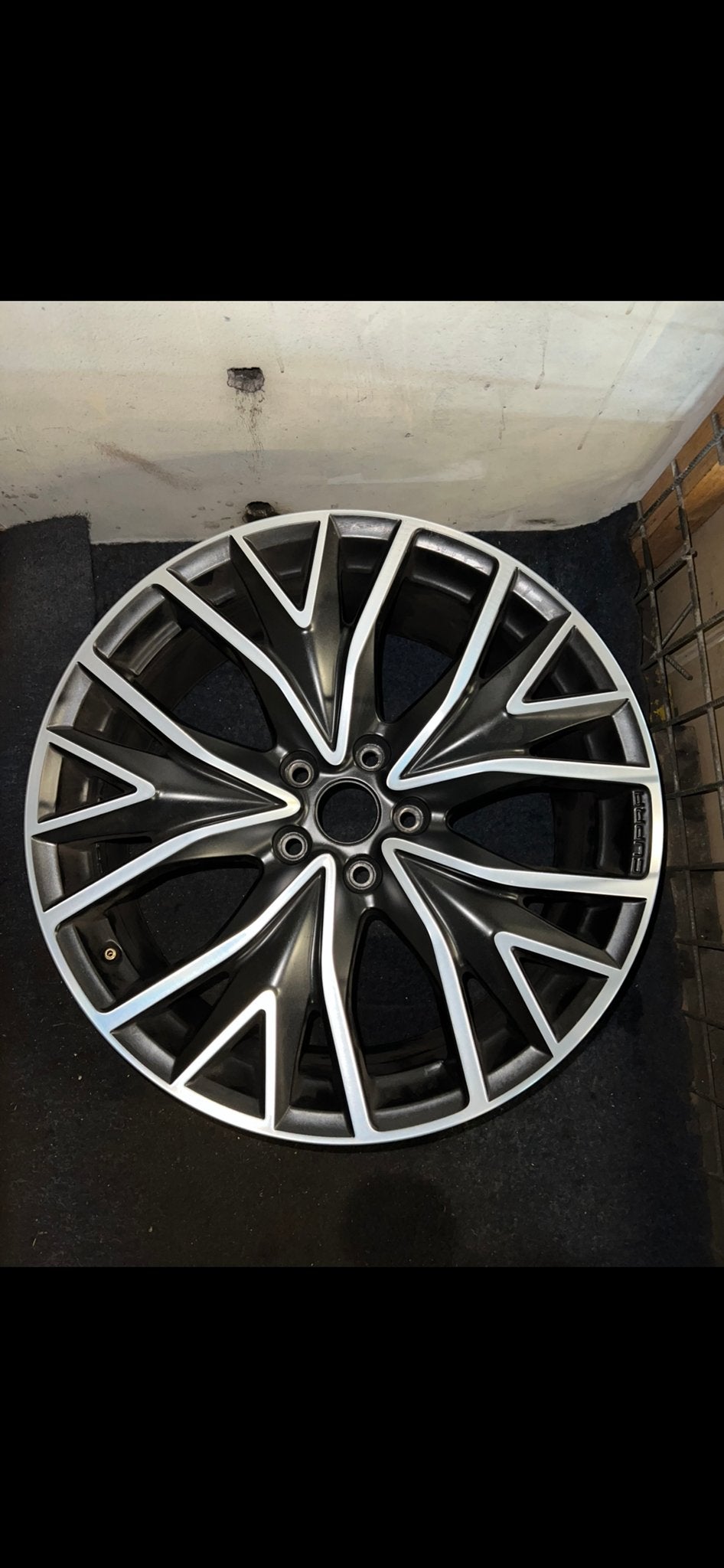 Cupra Leon velg 19 inch met een lichte deuk, Ophalen, Gebruikt