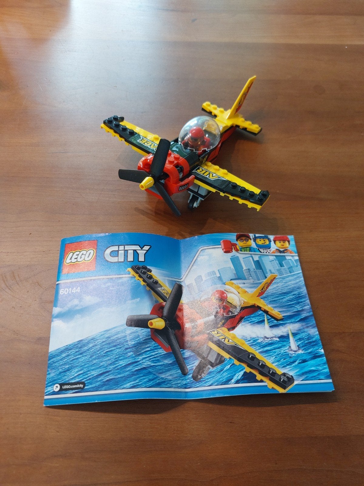 Lego stuntvliegtuig set 60144, Kinderen en Baby's, Speelgoed | Duplo en Lego, City, Lego, Ophalen of Verzenden, Zo goed als nieuw