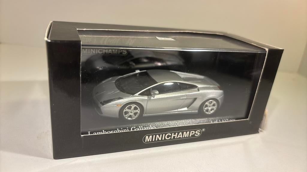 Lamborghini gallardo  minichamps 1.43