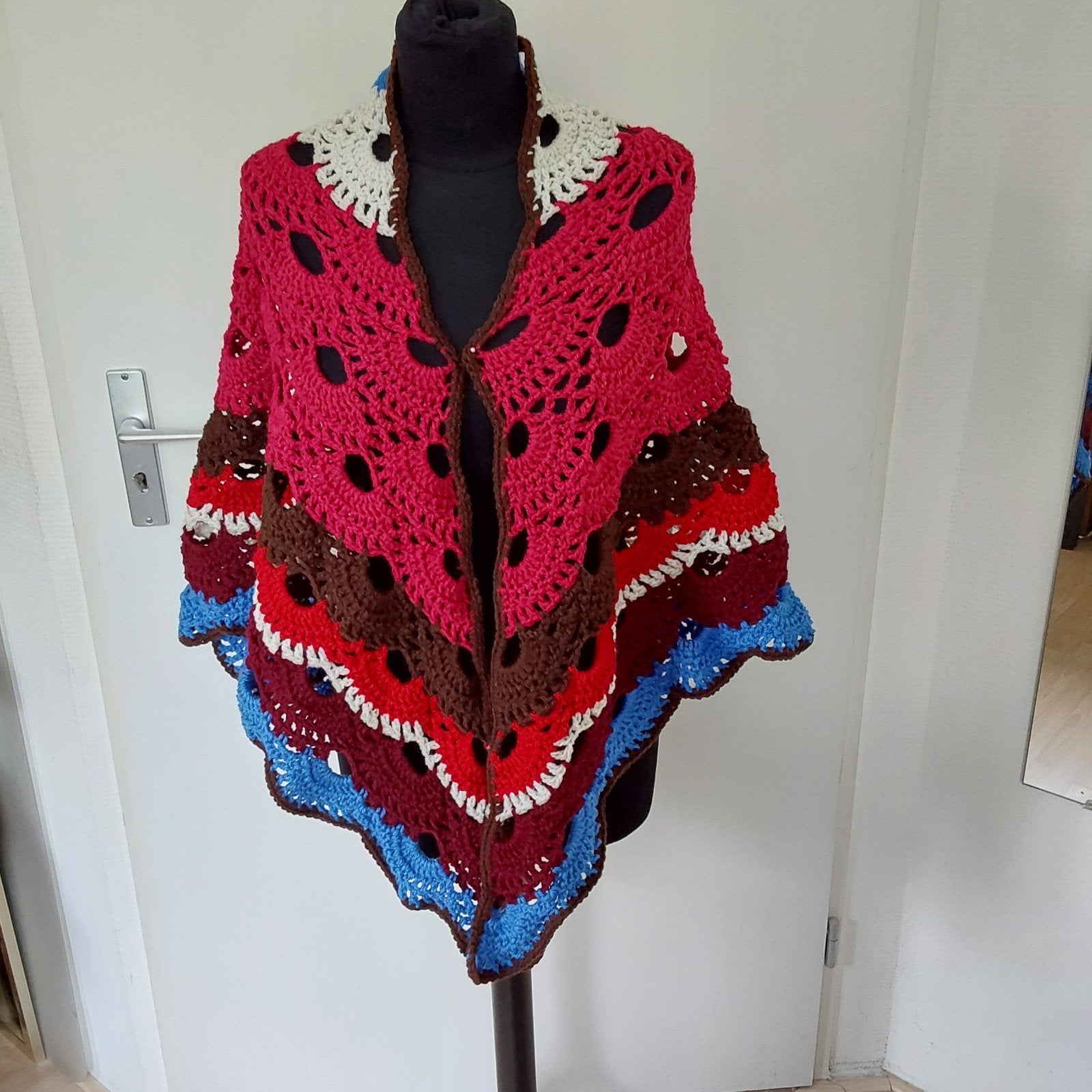 Nieuw!!!!
Prachtige, handgehaakte omslagdoek., Ophalen of Verzenden, Nieuw, Maat 46/48 (XL) of groter, Sjaal