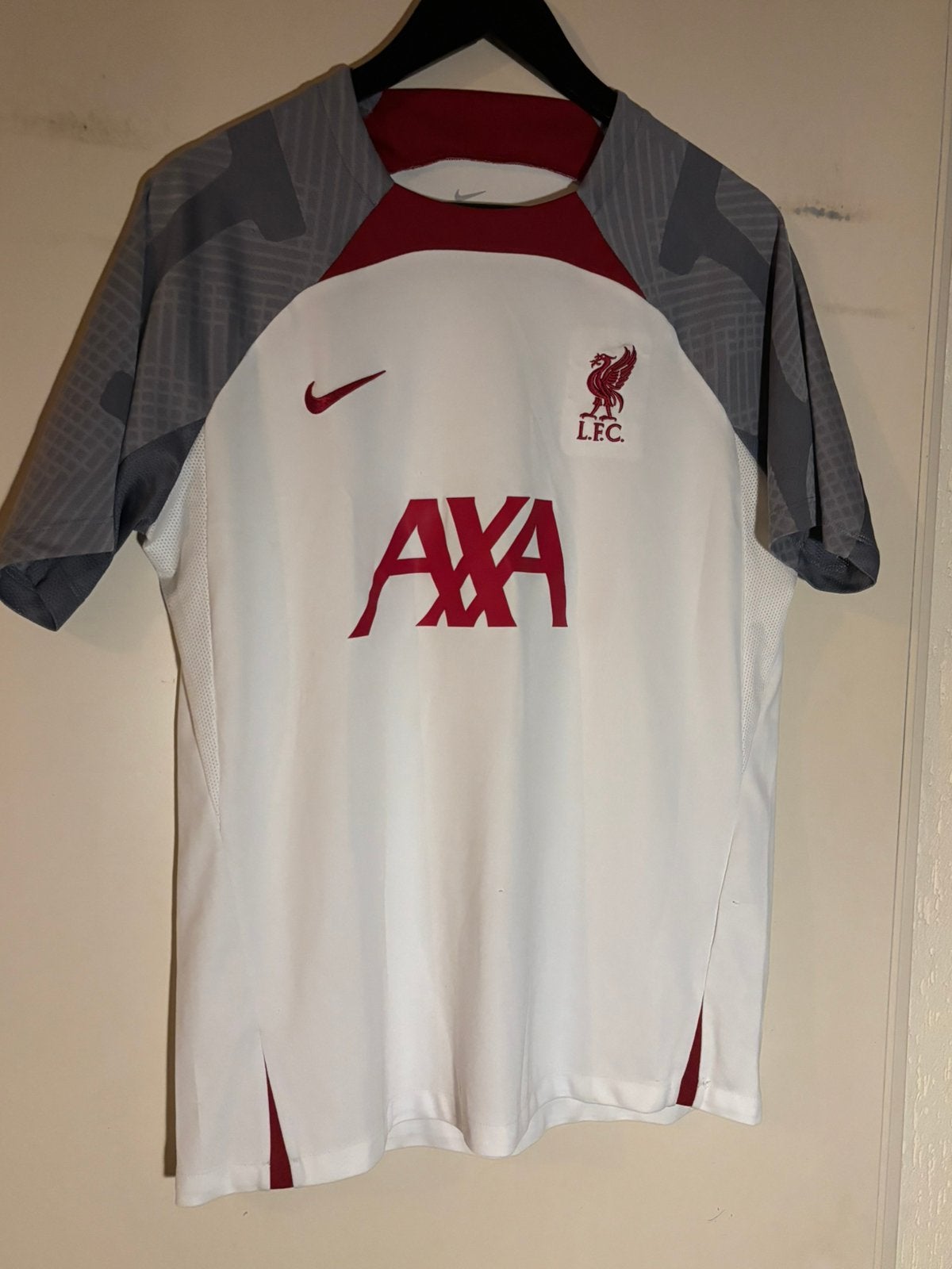 Origineel Liverpool tenue shirt L broekje M, Maat L, Ophalen of Verzenden, Zo goed als nieuw, Shirt
