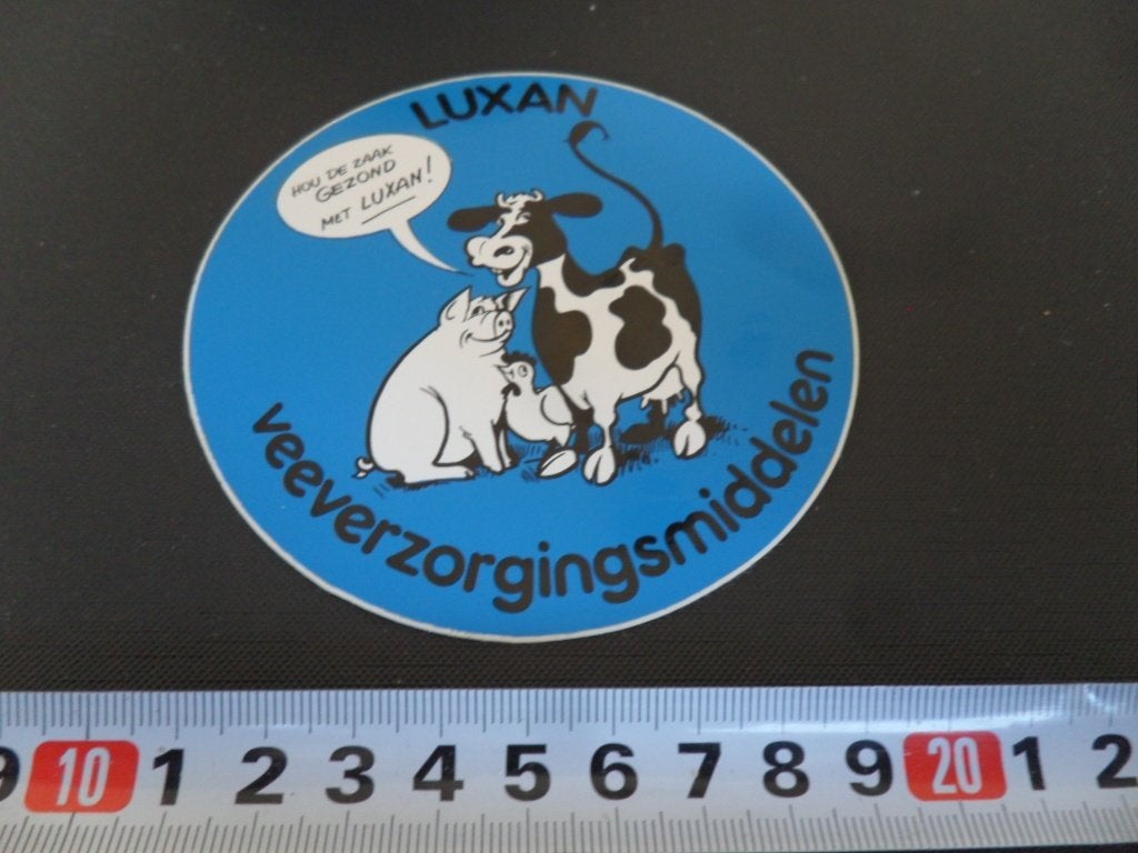 sticker LUXAN veevorzorgingsmiddelen, Ophalen, Zo goed als nieuw