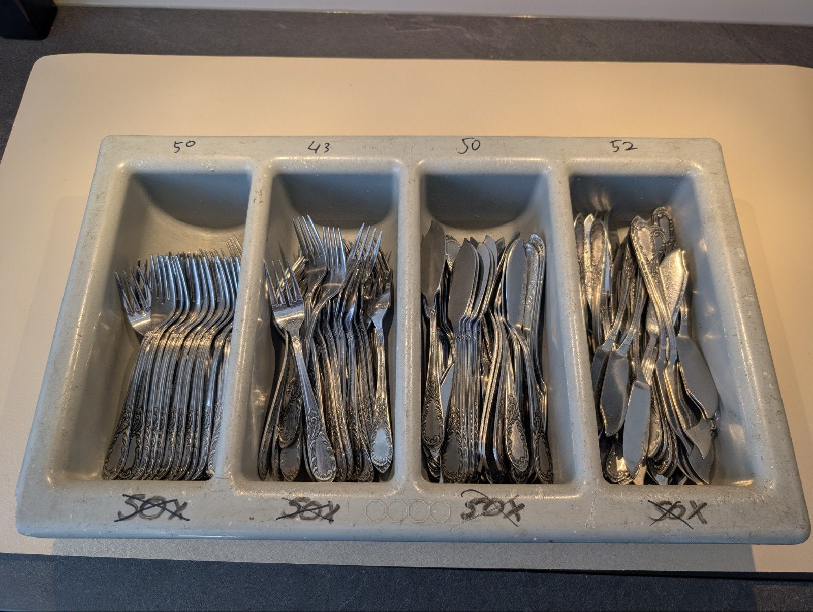Amefa vis bestekset inclusief horeca bestekbak, Huis en Inrichting, Gebruikt, Bestekset, Ophalen of Verzenden, Amefa