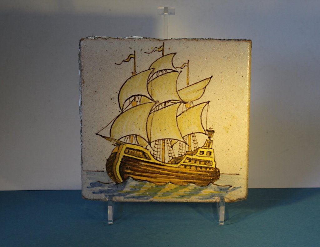 Antieke tegel zeilschip Santa Maria Columbus dikke wandtegel, Antiek en Kunst, Antiek | Wandborden en Tegels, Ophalen of Verzenden