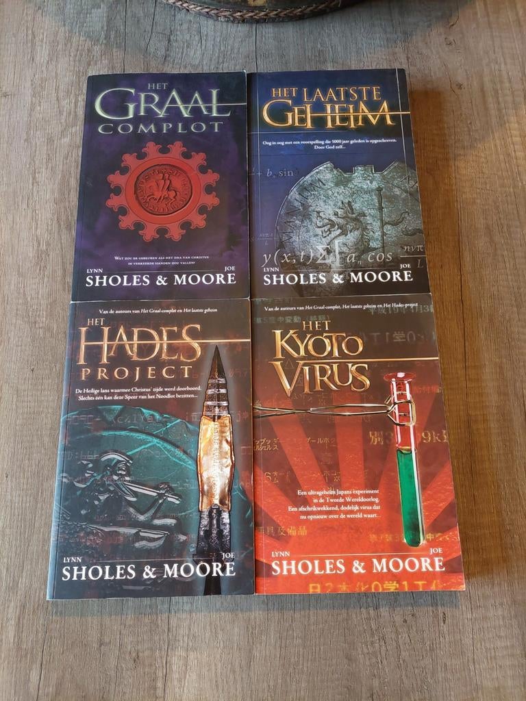 Complete serie Het Graal Complot, Ophalen of Verzenden, Gelezen, Lynn Sholes & Joe Moore