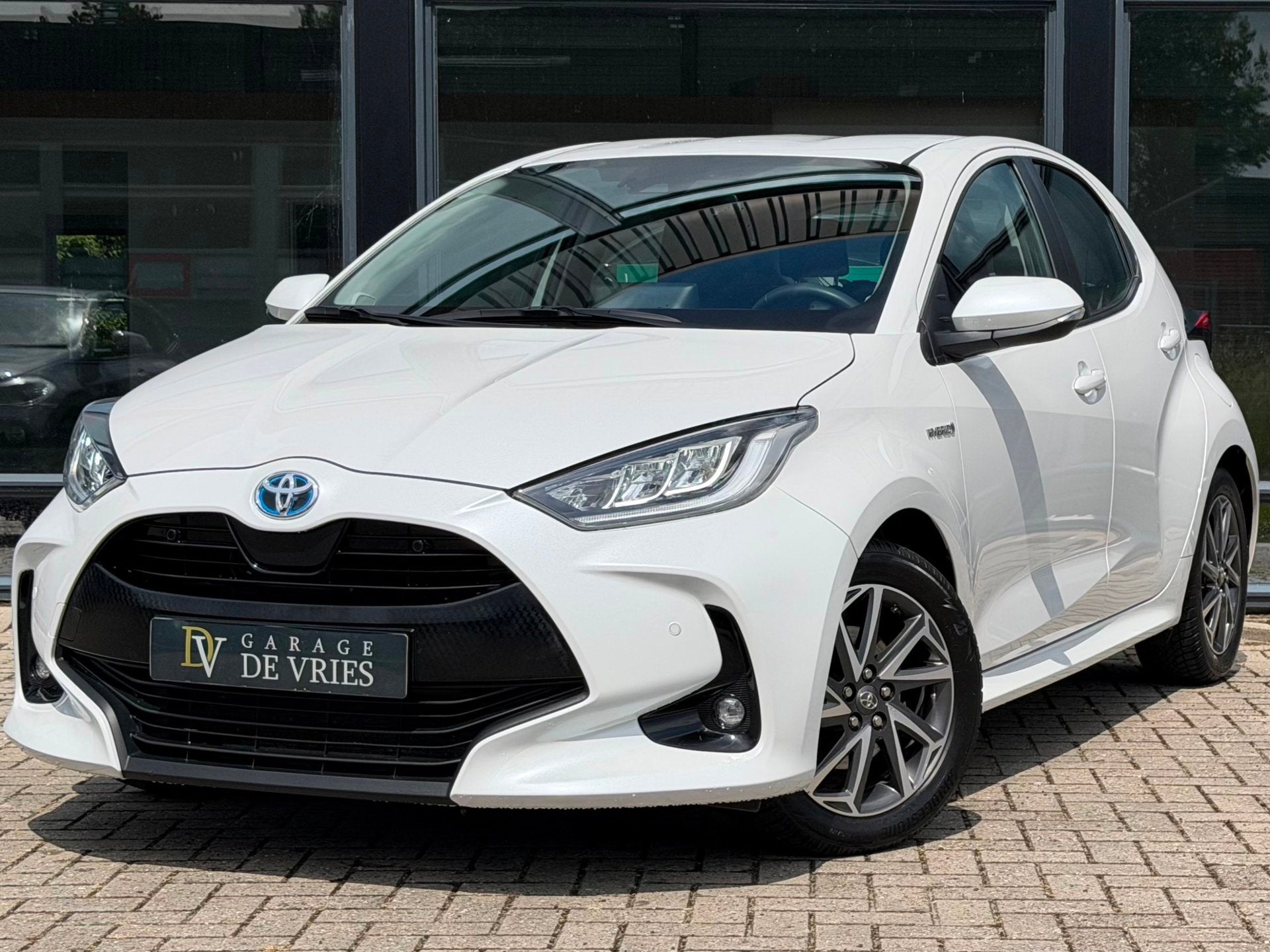 Toyota Yaris 1.5 Hybrid Executive ACC Head Up Camera CarPlay, Stof, Gebruikt, Zwart, Adaptive Cruise Control