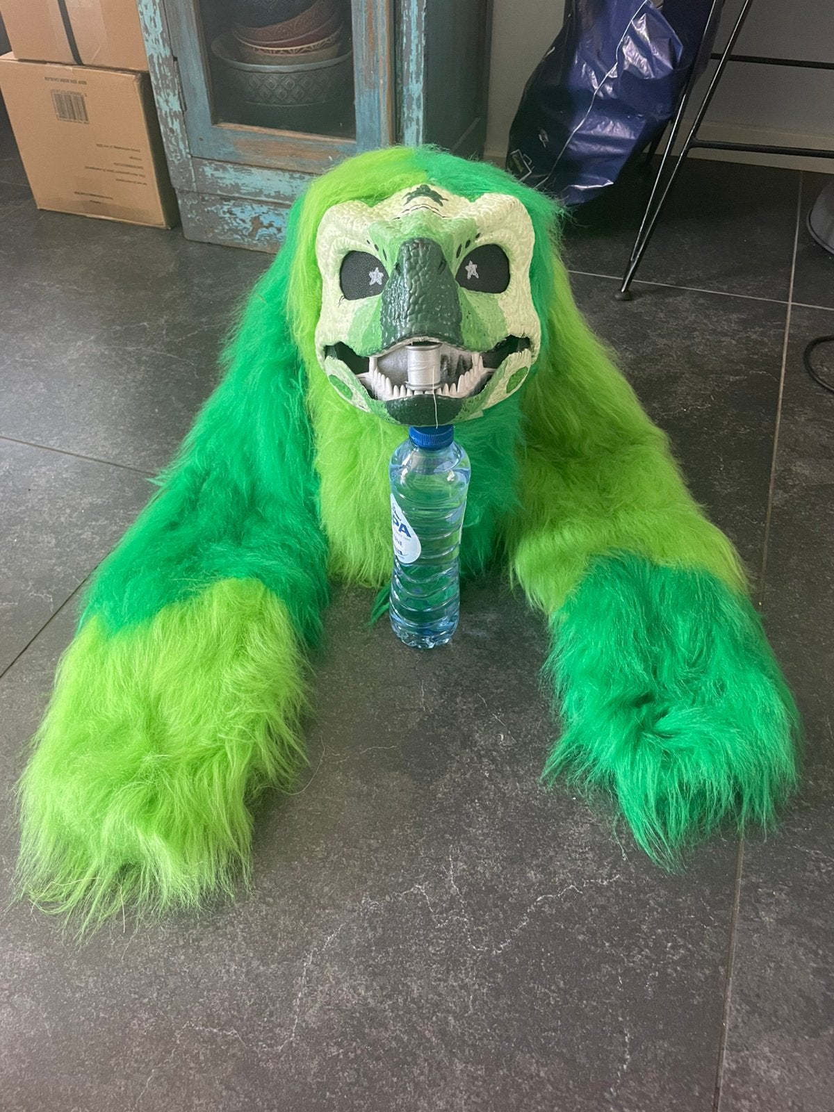 Dino mask furry fursuit bunny, Hobby en Vrije tijd, Kostuums, Theaterbenodigdheden en LARP, Verzenden, Zo goed als nieuw