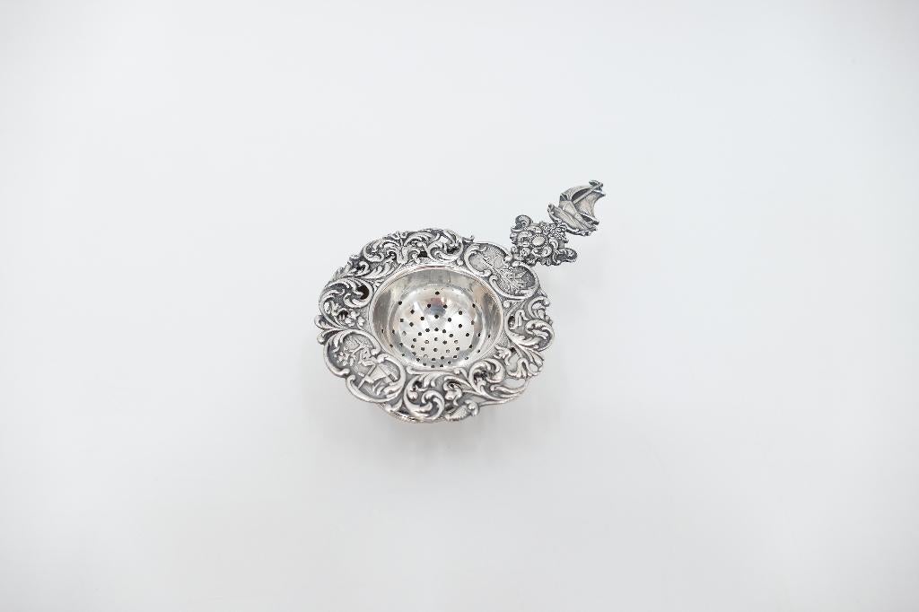 Verzilverde Theezeef - H.Hooikaas - 1960s, Ophalen of Verzenden, Zilver