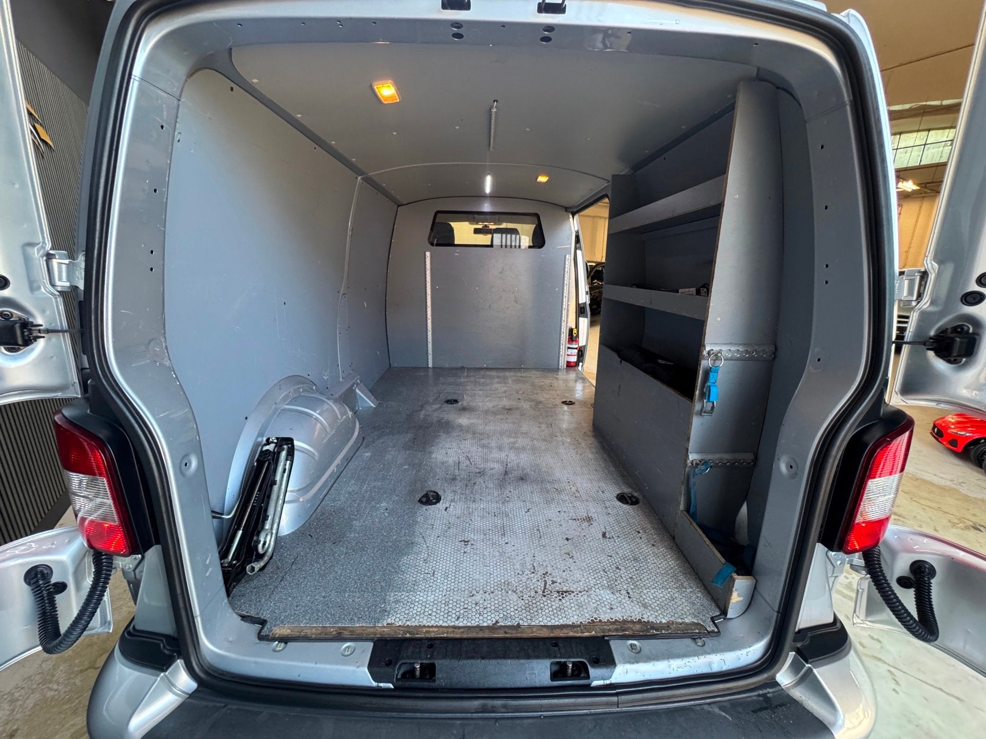 Volkswagen Transporter 2.0 TDI L2H3 Highline 2015 GRIJS AUT, Euro 5, Stof, Gebruikt, Zwart