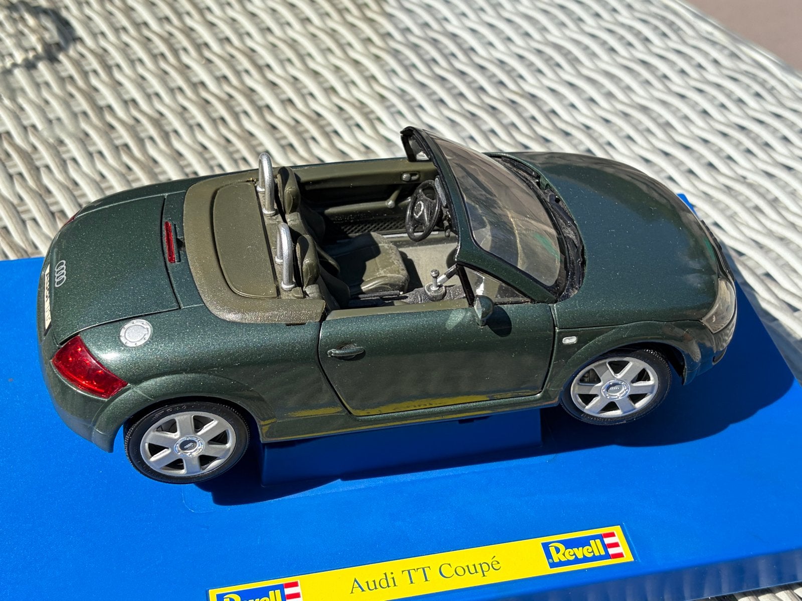 Audi TT Coupe 1:18 modelauto met doos, Ophalen of Verzenden, Gebruikt, Auto, Revell