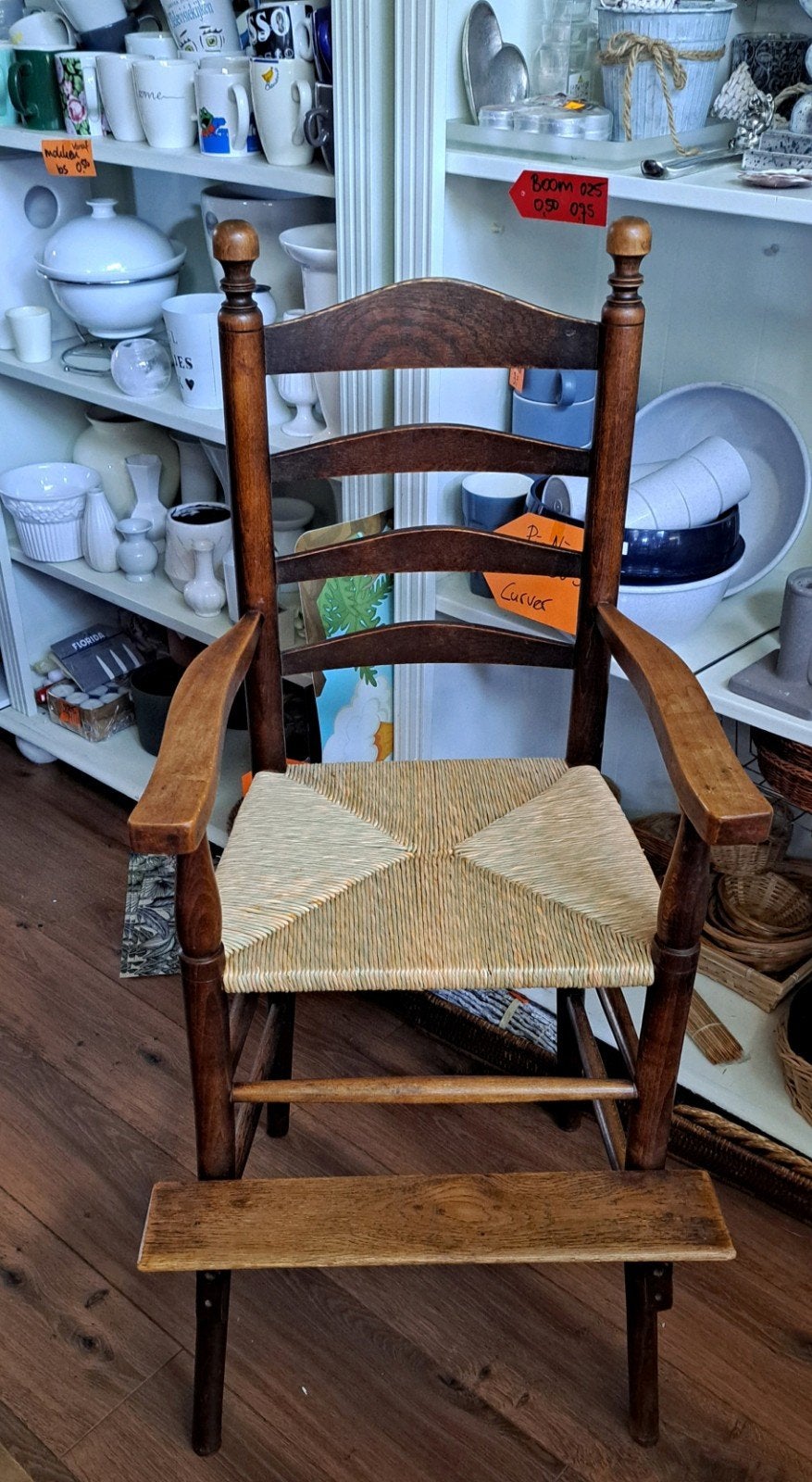 Vintage kinderstoel m Voetensteun & rieten zitting, Ophalen, Gebruikt, Overige typen, Onbekend