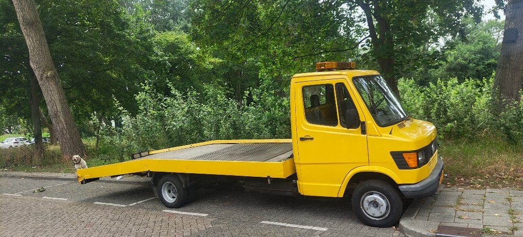 Mercedes-Benz 409D 1985 2.9D 5 bak dubbelbanden nieuwe apk, Auto's, Oldtimers, Zwart, Particulier, Te koop, Achterwielaandrijving