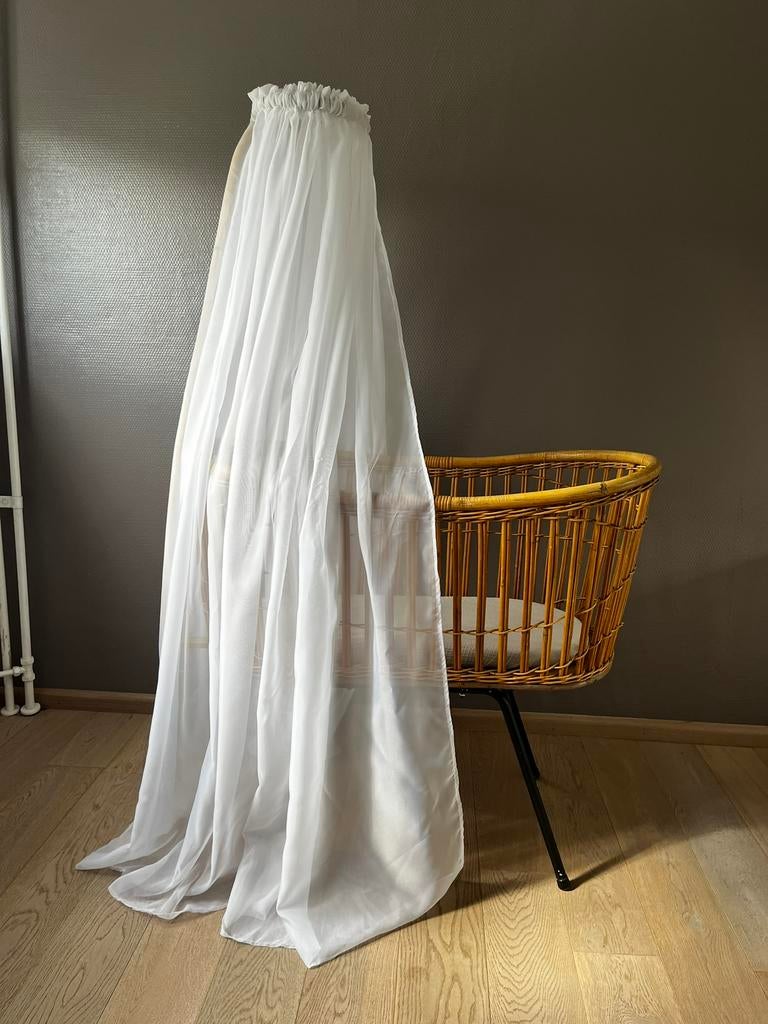 Rotan wiegje met hemel inclusief matras, Kinderen en Baby's, Babywiegjes en Ledikanten, Ophalen, Zo goed als nieuw, Wieg