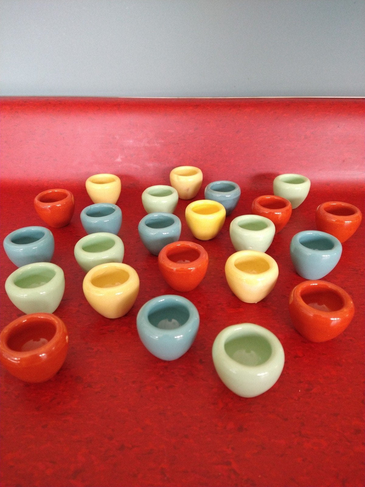 Set van 24 kleurrijke slakkenpotjes, Ophalen of Verzenden