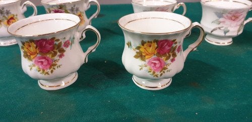 kopjes met bloemen balmoral castle bone china, Ophalen of Verzenden, 'T Olde Gre-j, Info@toldegrej.nl, Endepoelstraat 20f Didam
