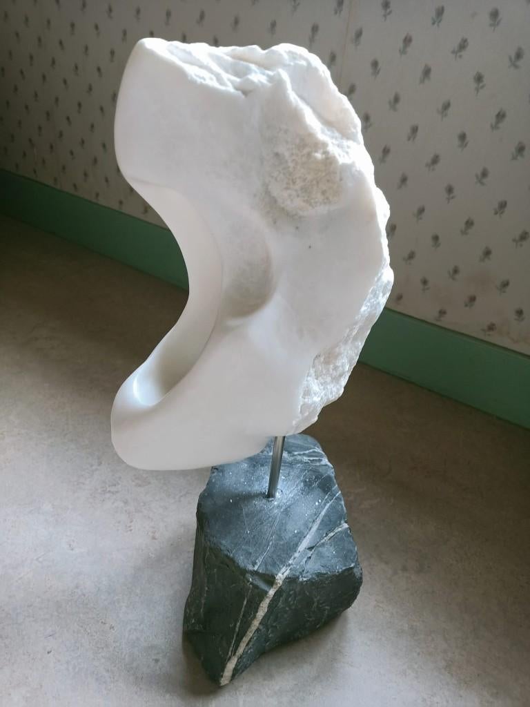 beeld met organische vormen, kan liggend of op sokkel, Antiek en Kunst, Ophalen of Verzenden, Handgemaakt, 20 - 50 cm, Wit
