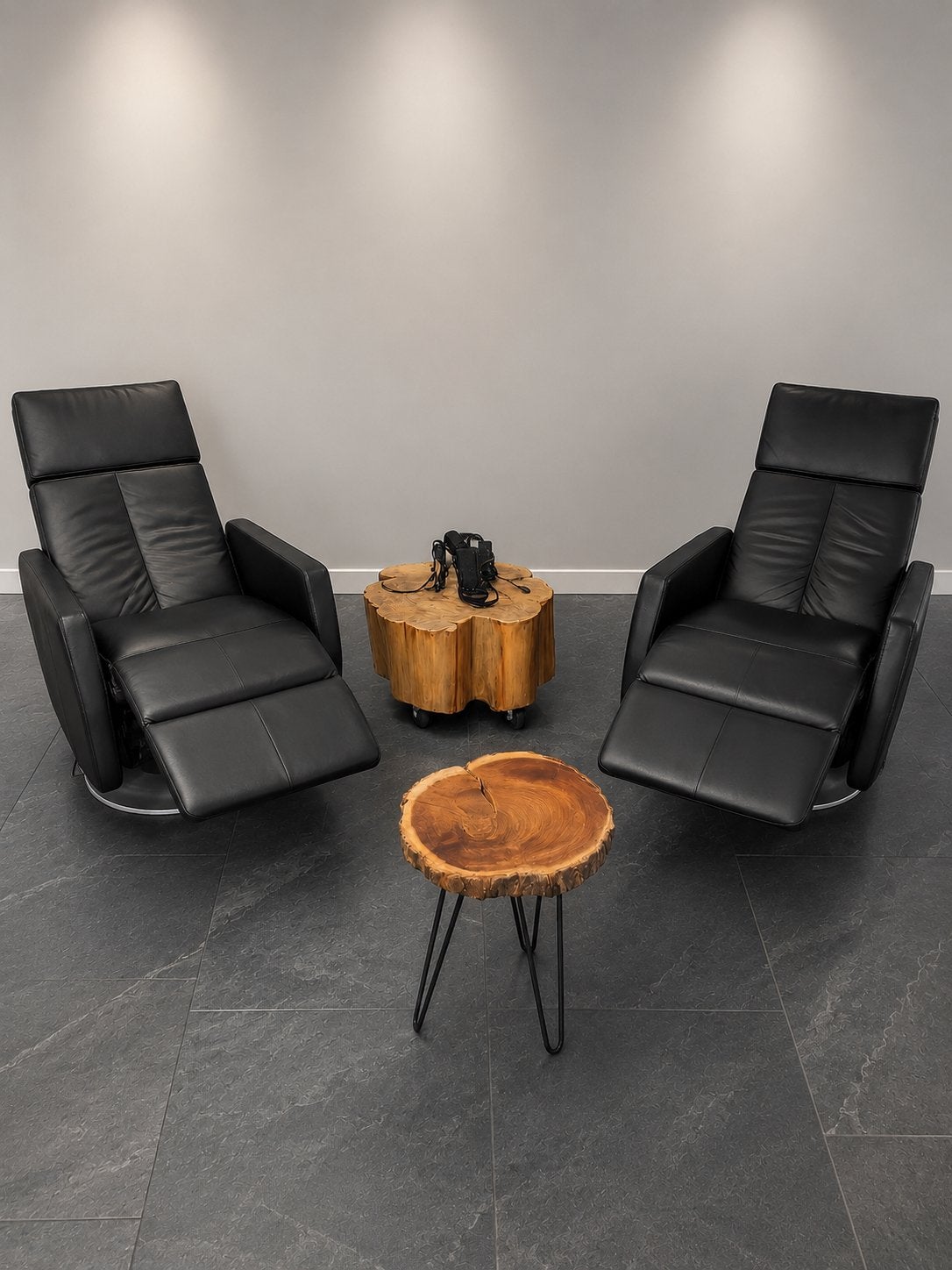 Relaxstoel 2 stuks voor €399,- Echt Leder, Huis en Inrichting, Fauteuils, Ophalen of Verzenden, Zo goed als nieuw, 75 tot 100 cm