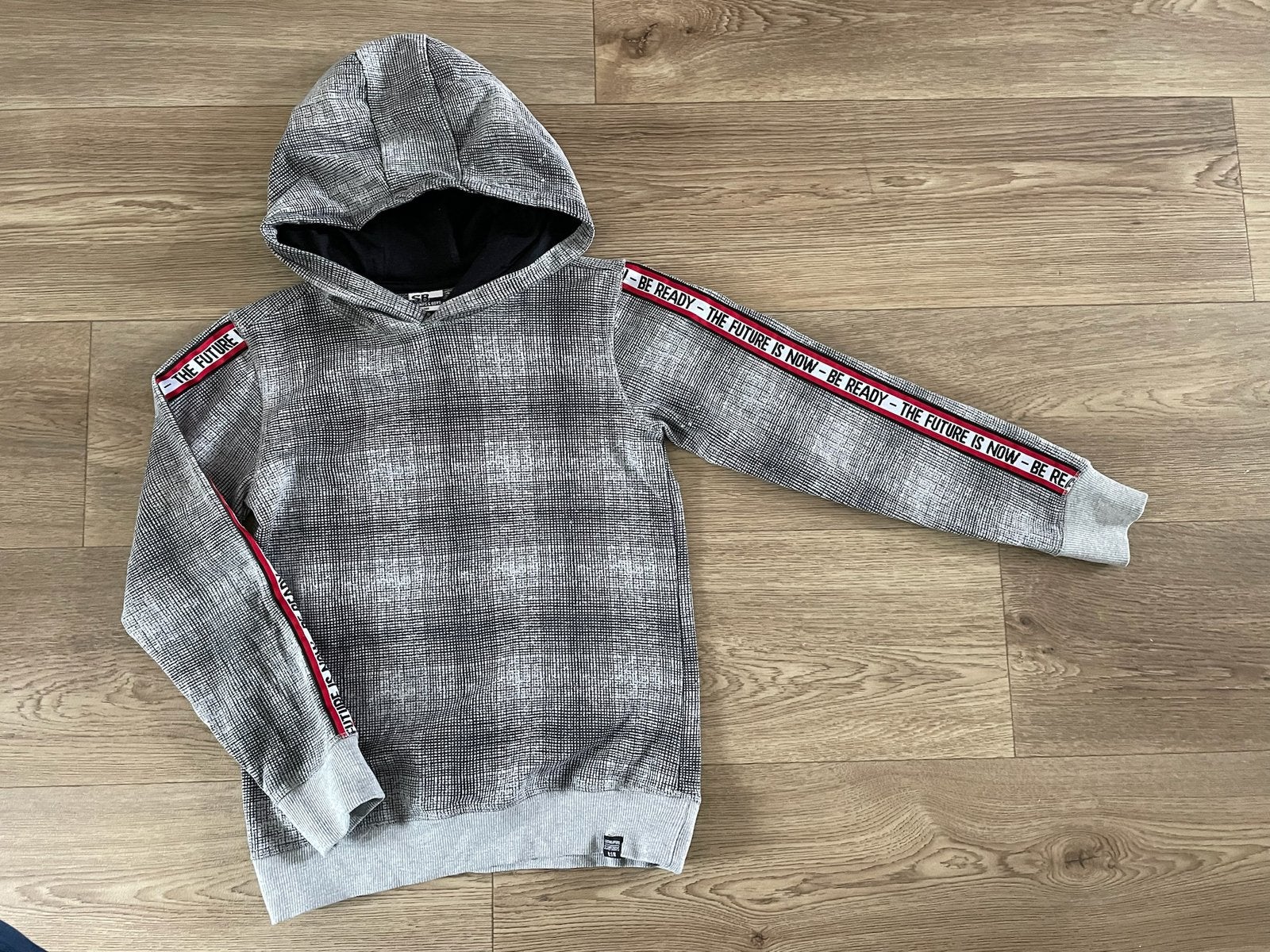 Grijze hoodie trui maat 140 (tweeling?), Ophalen of Verzenden, Zo goed als nieuw, Jongen, Trui of Vest