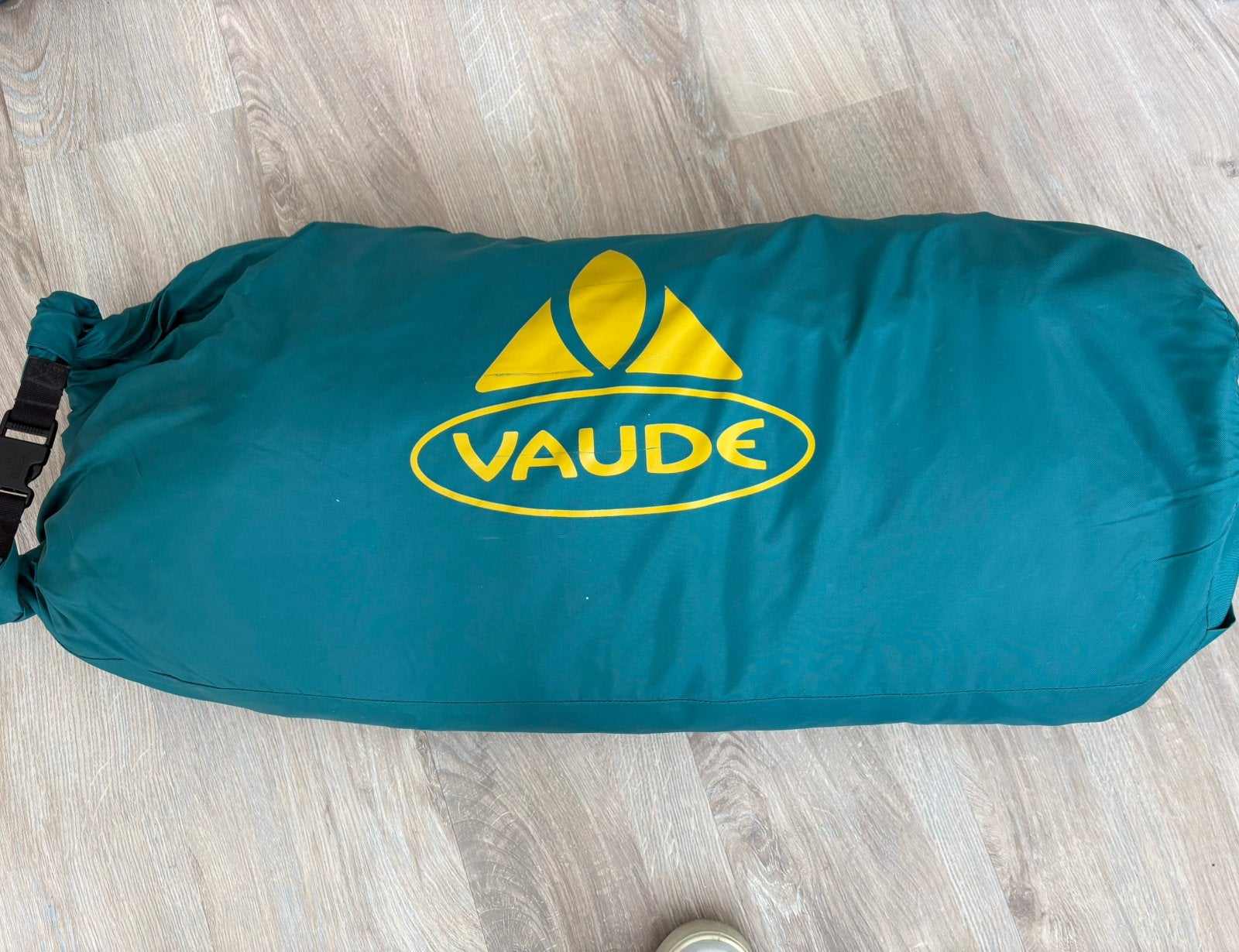 Vaude 4 persoons tunneltent Base Dome II, Caravans en Kamperen, Ophalen, Zo goed als nieuw