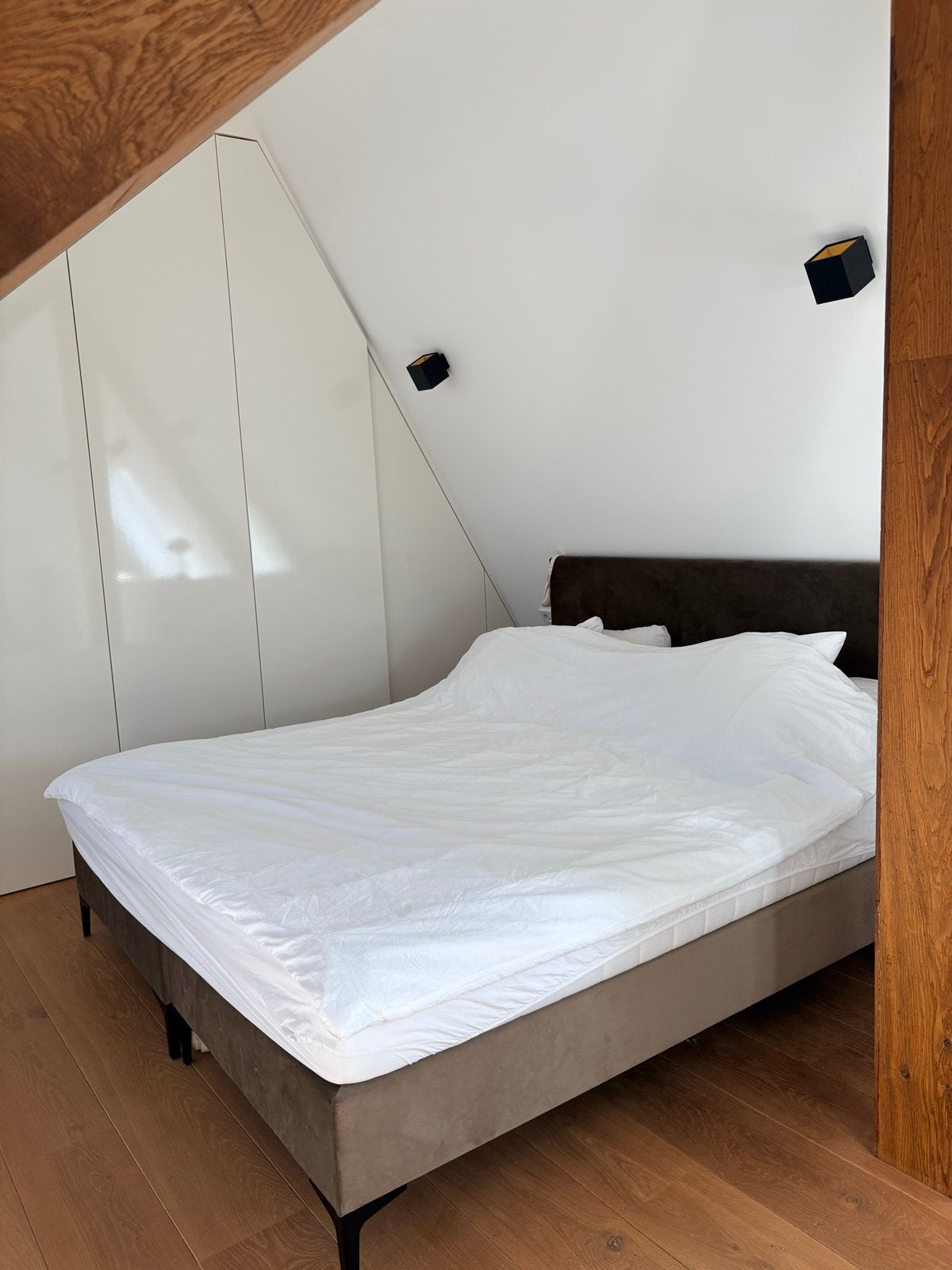 Tweepersoons boxspring met matras van Wehkamp, 180 cm breed, Ophalen, Gebruikt, Bruin, Tweepersoons