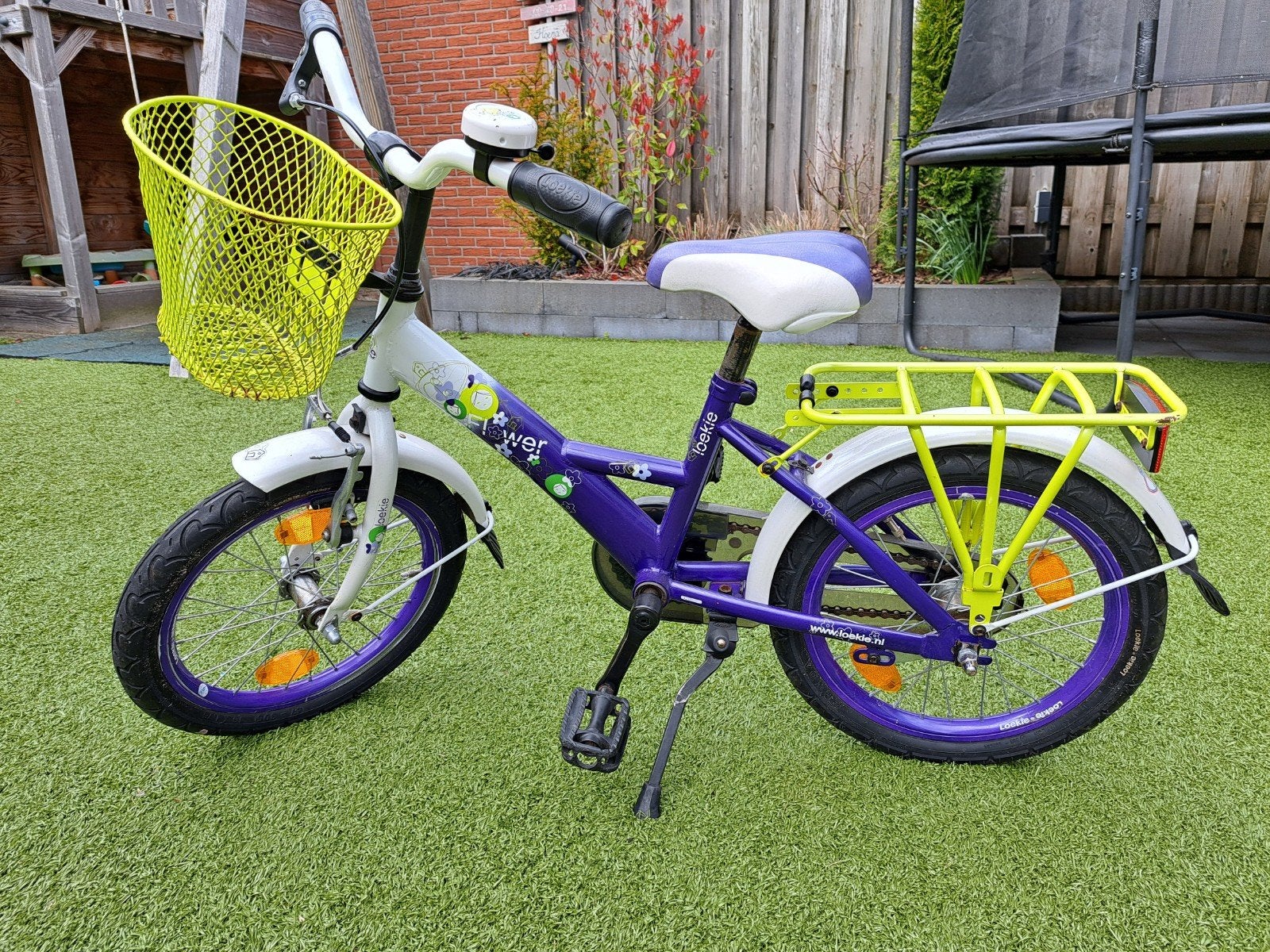 Loekie kinderfiets 16 inch met zijwieltjes en mandje, Fietsen en Brommers, Ophalen, Terugtraprem, Zijwieltjes, Loekie
