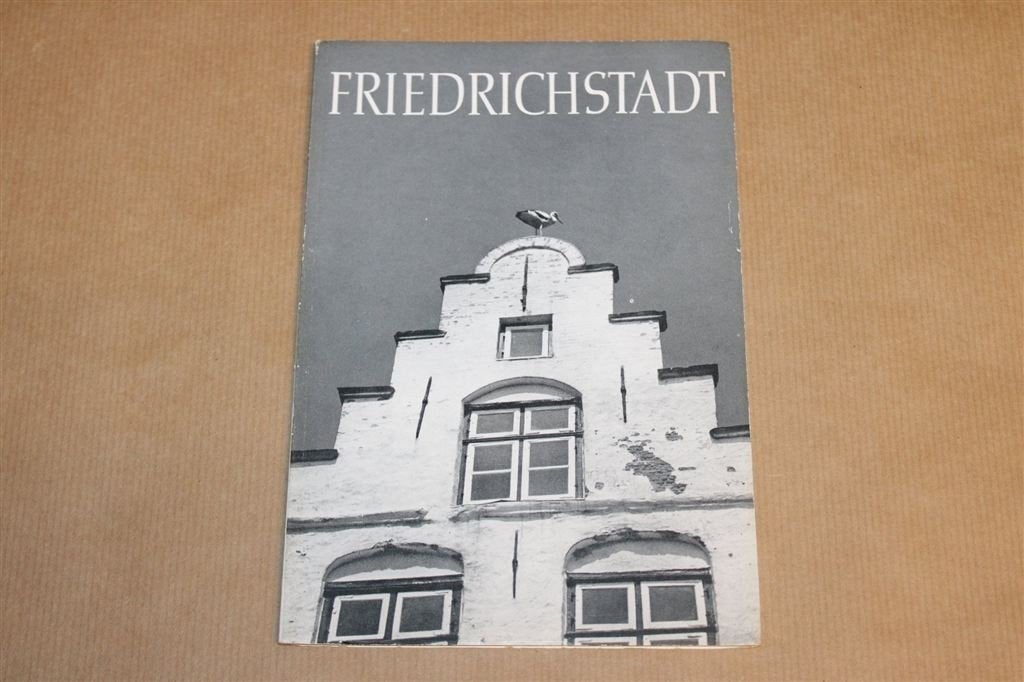 Friedrichstadt — Vintage Fotoboek Duitsland 1969, Ophalen of Verzenden, Gelezen