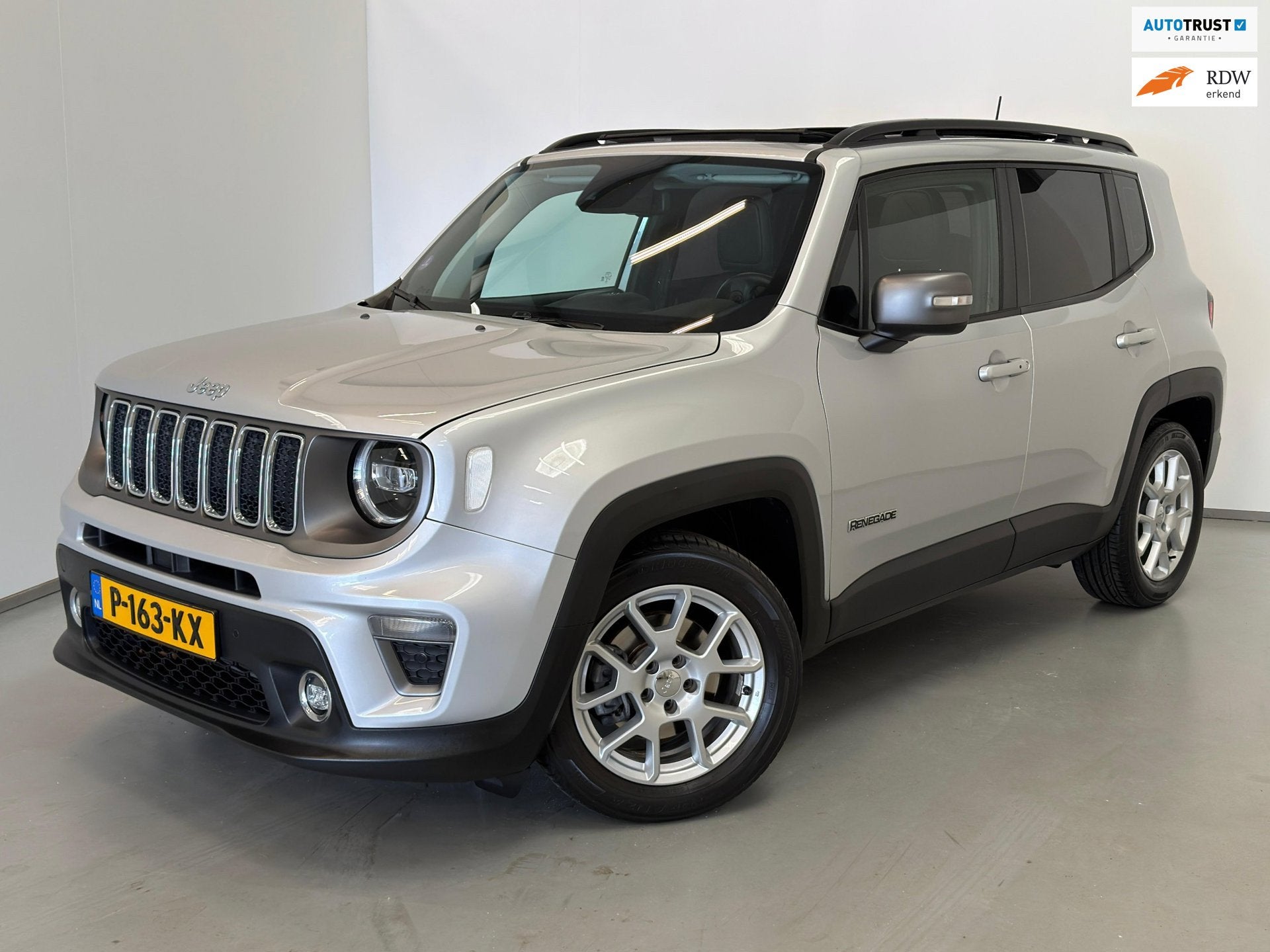 Jeep Renegade 1.3T-e Freedom / Pano / Leder / Beats / CarPla, Auto's, Gebruikt, 4 cilinders, 600 kg, SUV of Terreinwagen