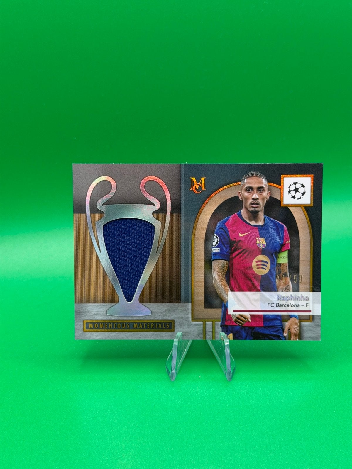 2024-25 Topps Museum Materials Raphinha 21/50 Relic Patch, Ophalen of Verzenden, Nieuw, Buitenlandse clubs, Poster, Plaatje of Sticker