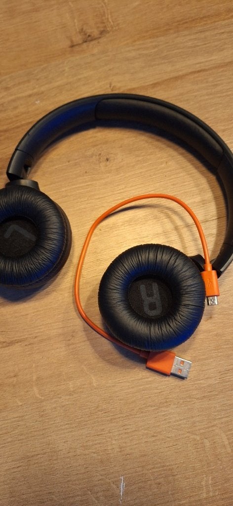 JBL TUNE500BT met oplader, Audio, Tv en Foto, Luidsprekers, JBL, Overige typen, Ophalen of Verzenden, Zo goed als nieuw