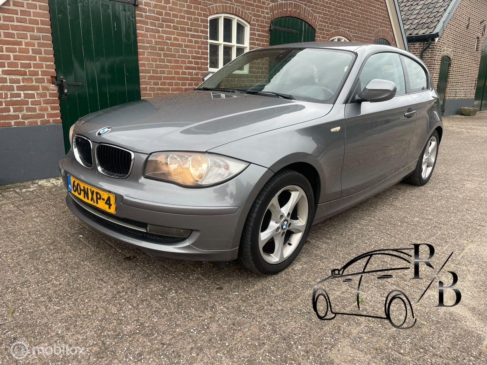 BMW 1-serie 118d Corporate Business Line Edition AC APK NIEU, Auto's, Euro 5, 4 cilinders, Origineel Nederlands, Zilver of Grijs