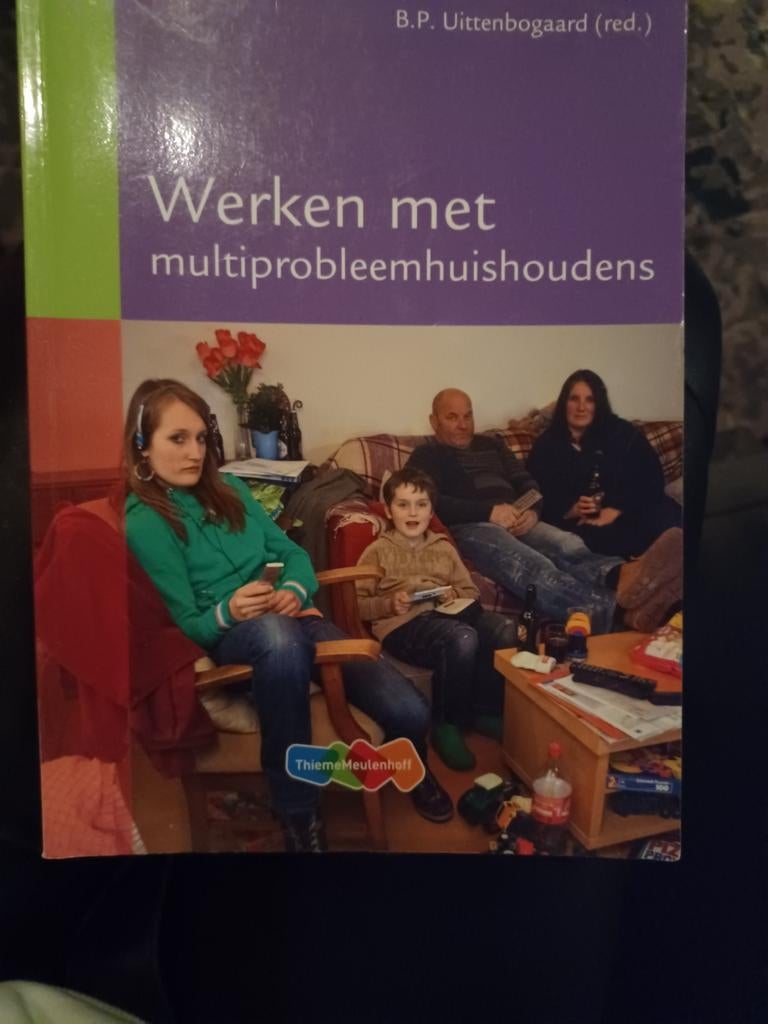Bertil Uittenbogaard - Werken met multiprobleemhuishoudens, Gelezen, Nederlands, Overige niveaus, Bertil Uittenbogaard; R. Knaapen; J. Lammers; M. de Graaf