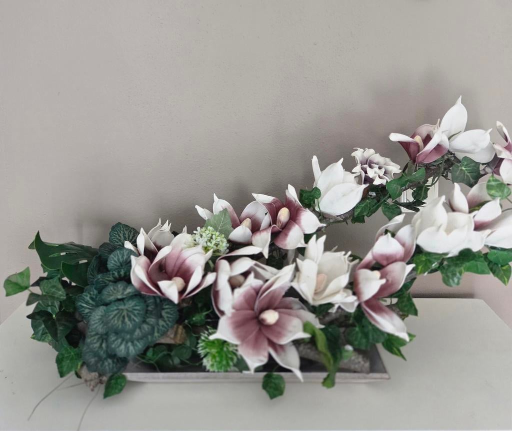 Handgemaakt kunstbloemstuk met magnolia en groen, Binnen, Handgemaakt, Nieuw, Textiel