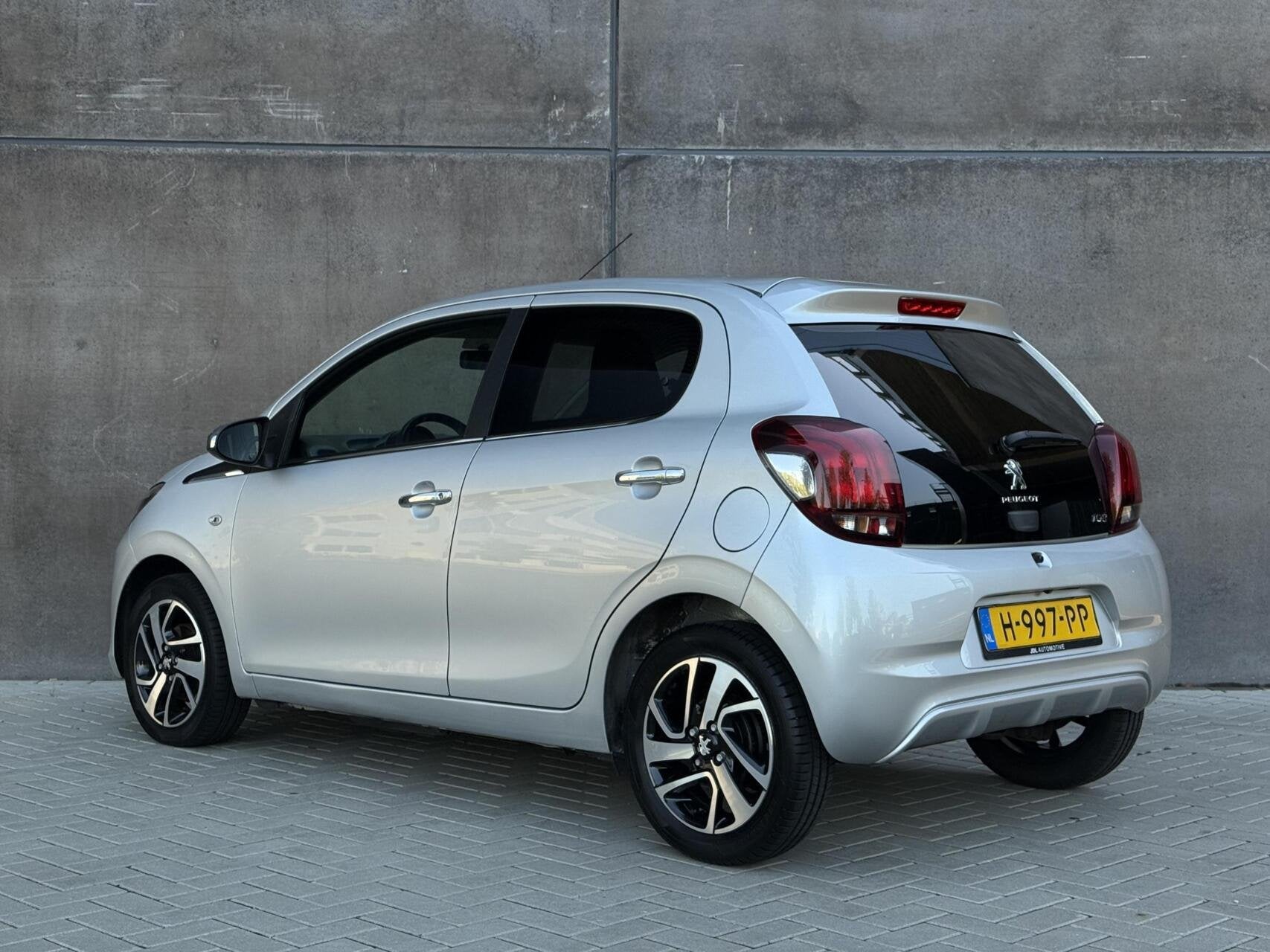Peugeot 108 1.0 e-VTi Allure | CarPlay | Camera | Climate co, Auto's, Voorwielaandrijving, Stof, Gebruikt, Met garantie (alle)