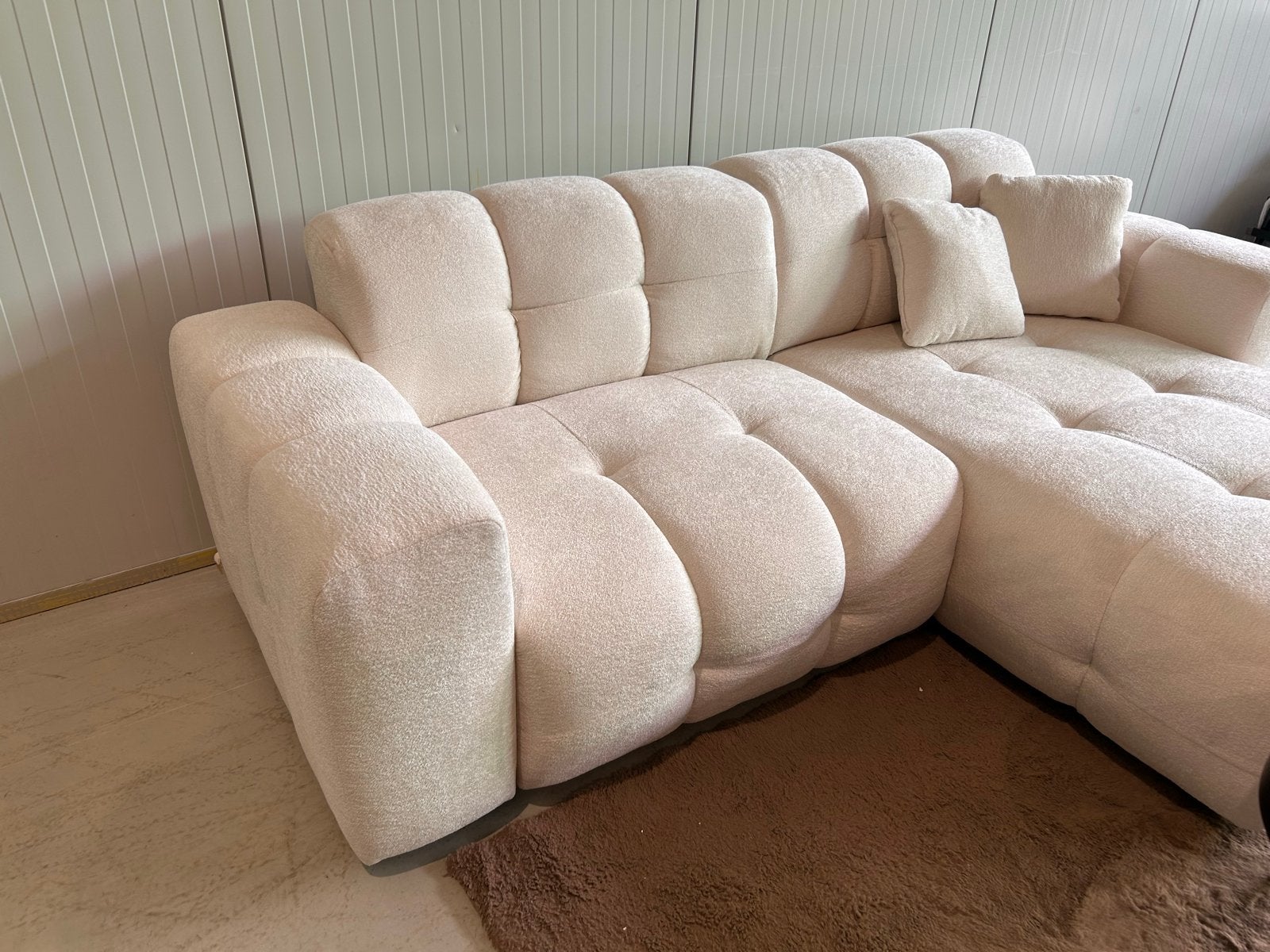 Nieuwe Luxe Witte Bouclé Hoekbank / Loungebank, Ophalen, 100 tot 125 cm, ., Hoekbank