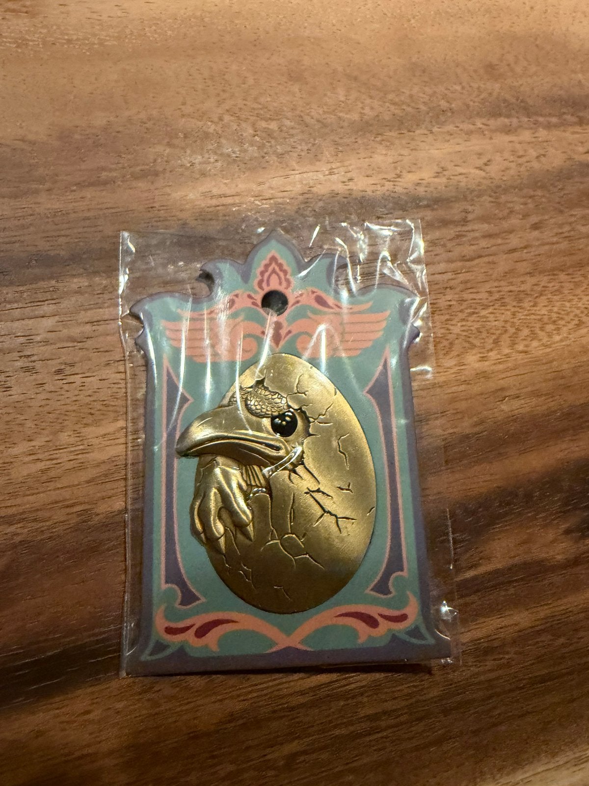 Efteling pin Vogelrok ei op kaartje, Ophalen of Verzenden, Zo goed als nieuw, Button of Speldje