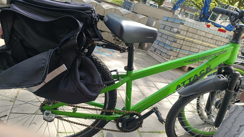 Groene kinderfiets Altec Attack 24 inch - Goede staat, Fietsen en Brommers, Fietsen | Jongens, Velgrem, Versnellingen, Ophalen of Verzenden