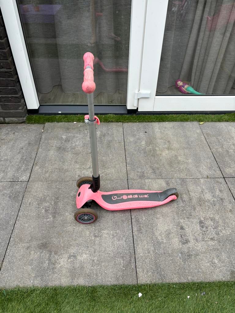 Roze Globber step, Fietsen en Brommers, Ophalen, Zo goed als nieuw, Gewone step