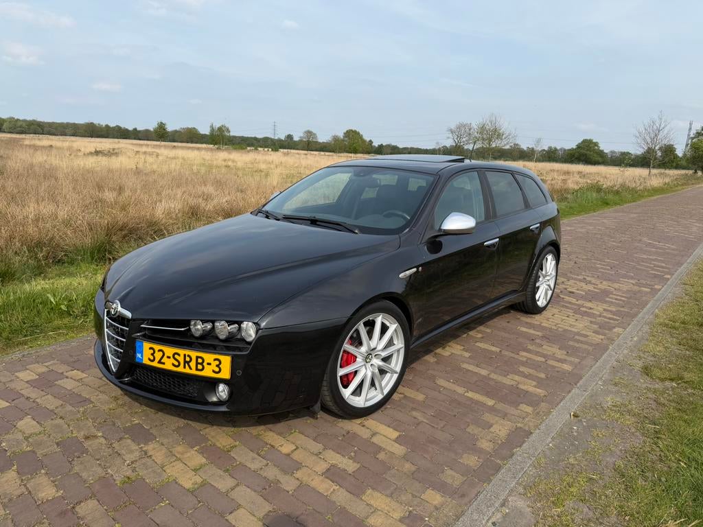 Alfa Romeo 159 1.750 Turbo SW TI, Auto's, Alfa Romeo, Zwart, 4 cilinders, Zwart, Origineel Nederlands