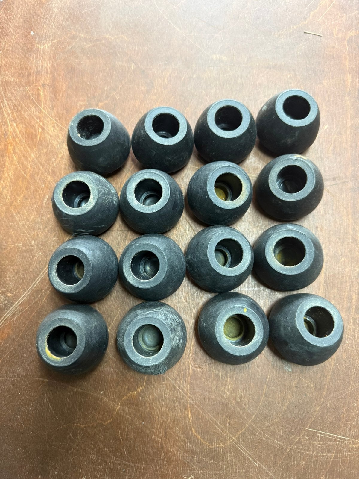 16 Doppen stoelpoten Montis Chaplin-Charlie, Huis en Inrichting, Ophalen of Verzenden, Zo goed als nieuw, Vijf, Zes of meer stoelen