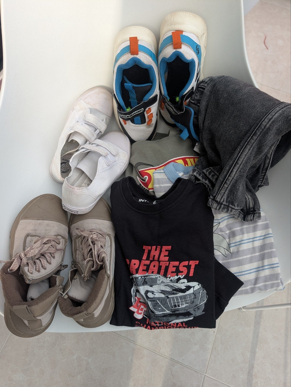 Gratis Kleding- en schoenenpakket voor kinderen, Ophalen, Gebruikt, Jongen of Meisje