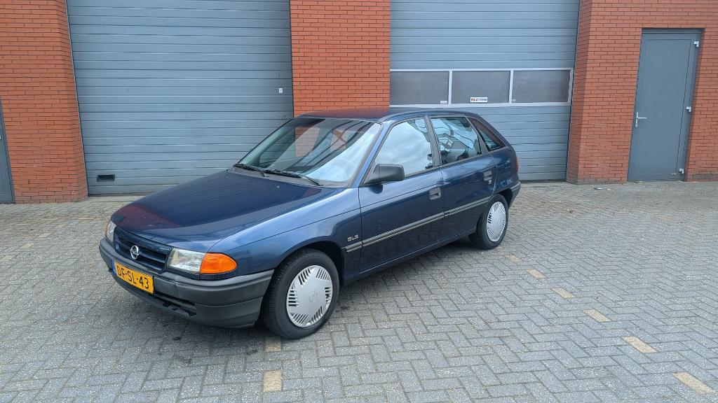 Opel Astra 1.8 I Tailgate U9 1992 Blauw, Auto's, Voorwielaandrijving, Stof, 4 cilinders, Blauw